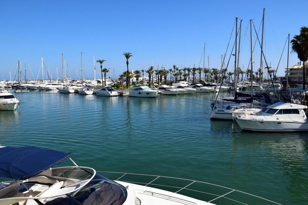 Cozy Corner 2 Bedroom Apartment On New Island Complex In Marina Harbour Benalmadena Exterior photo