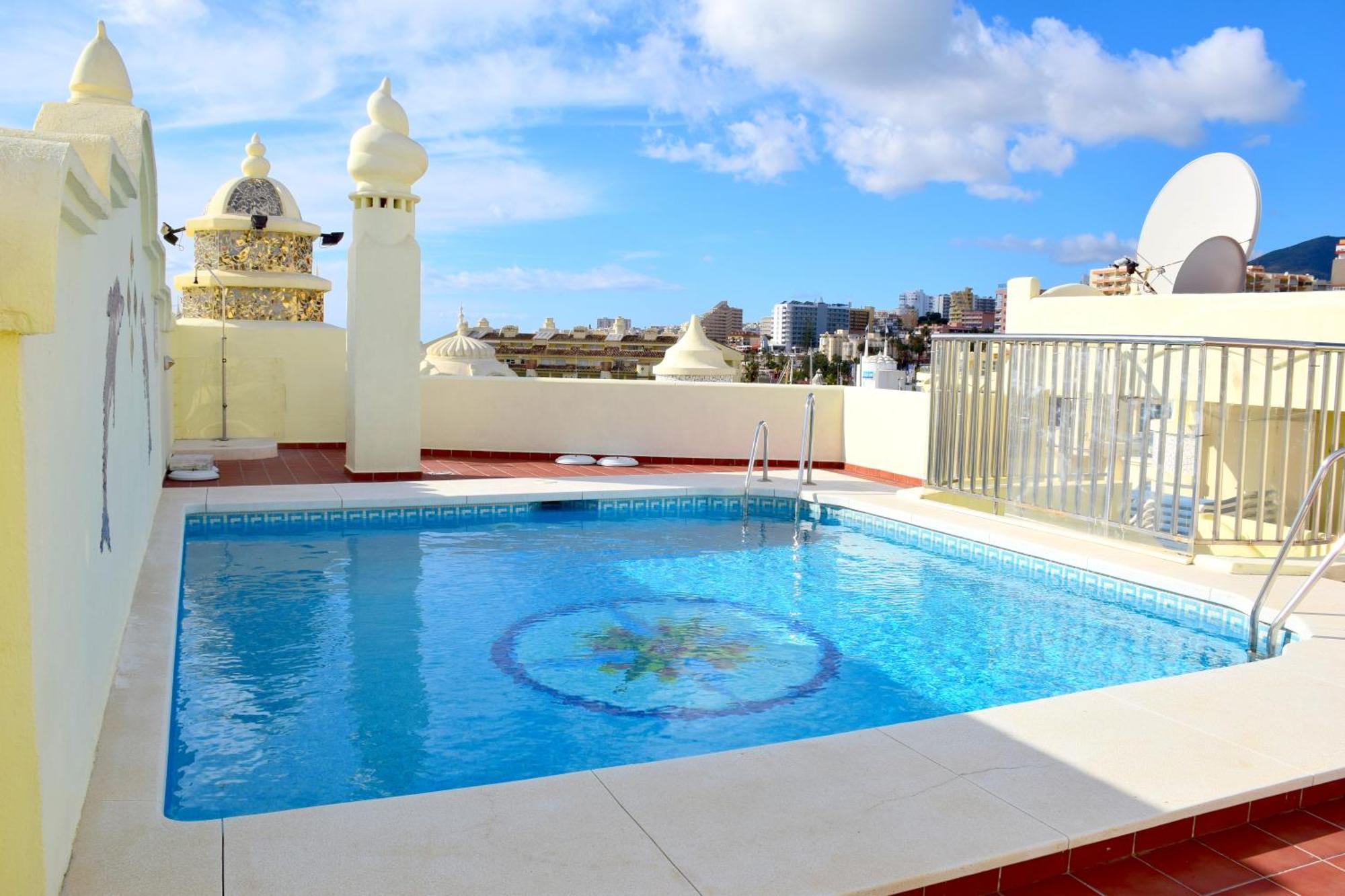 Cozy Corner 2 Bedroom Apartment On New Island Complex In Marina Harbour Benalmadena Exterior photo