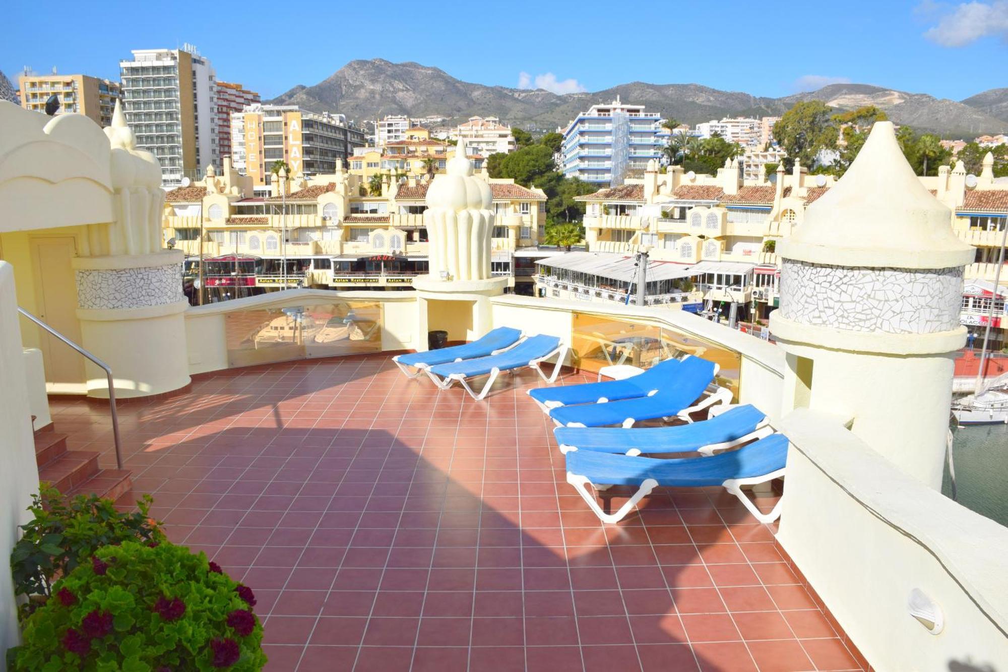 Cozy Corner 2 Bedroom Apartment On New Island Complex In Marina Harbour Benalmadena Exterior photo