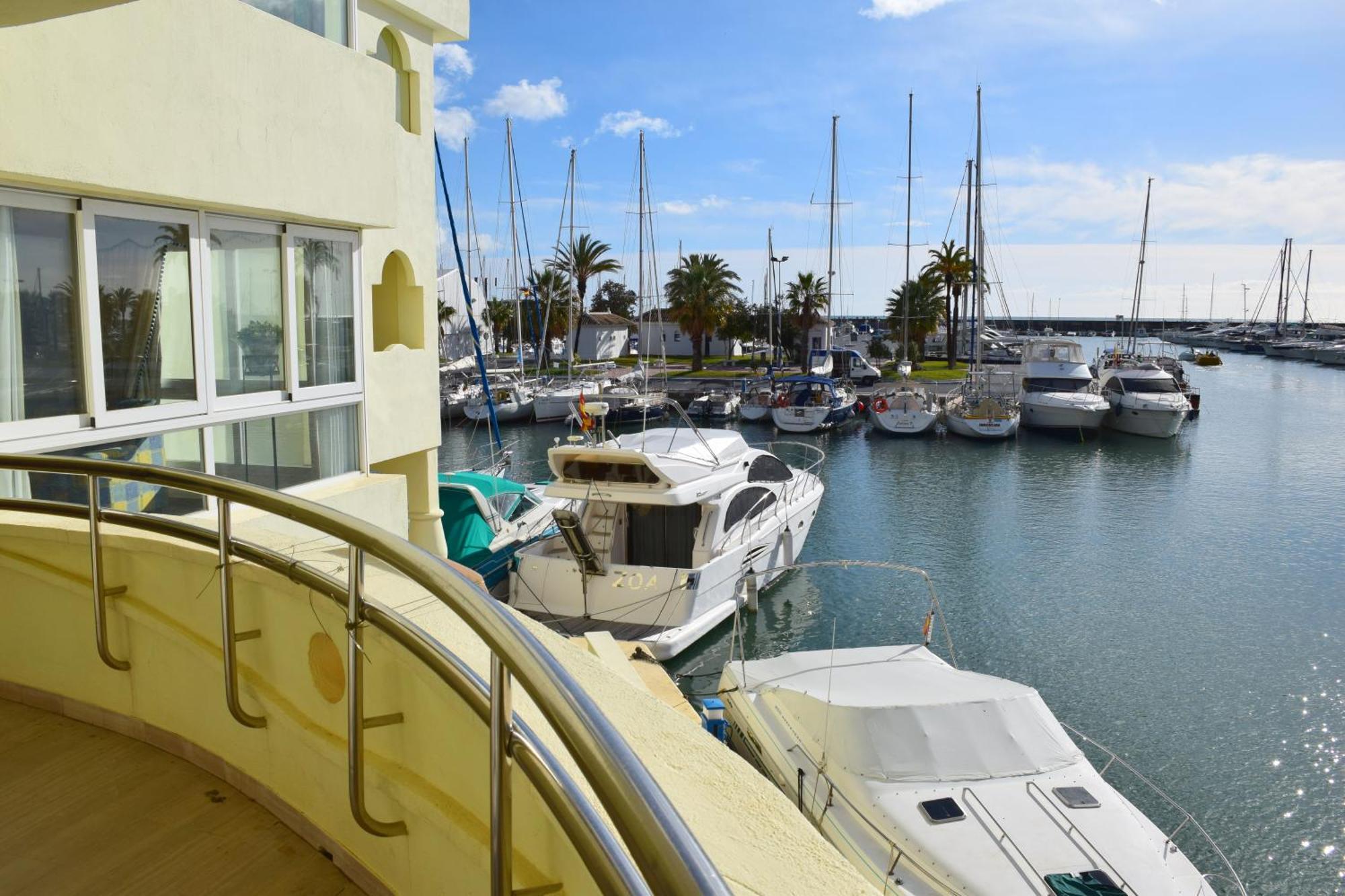 Cozy Corner 2 Bedroom Apartment On New Island Complex In Marina Harbour Benalmadena Exterior photo