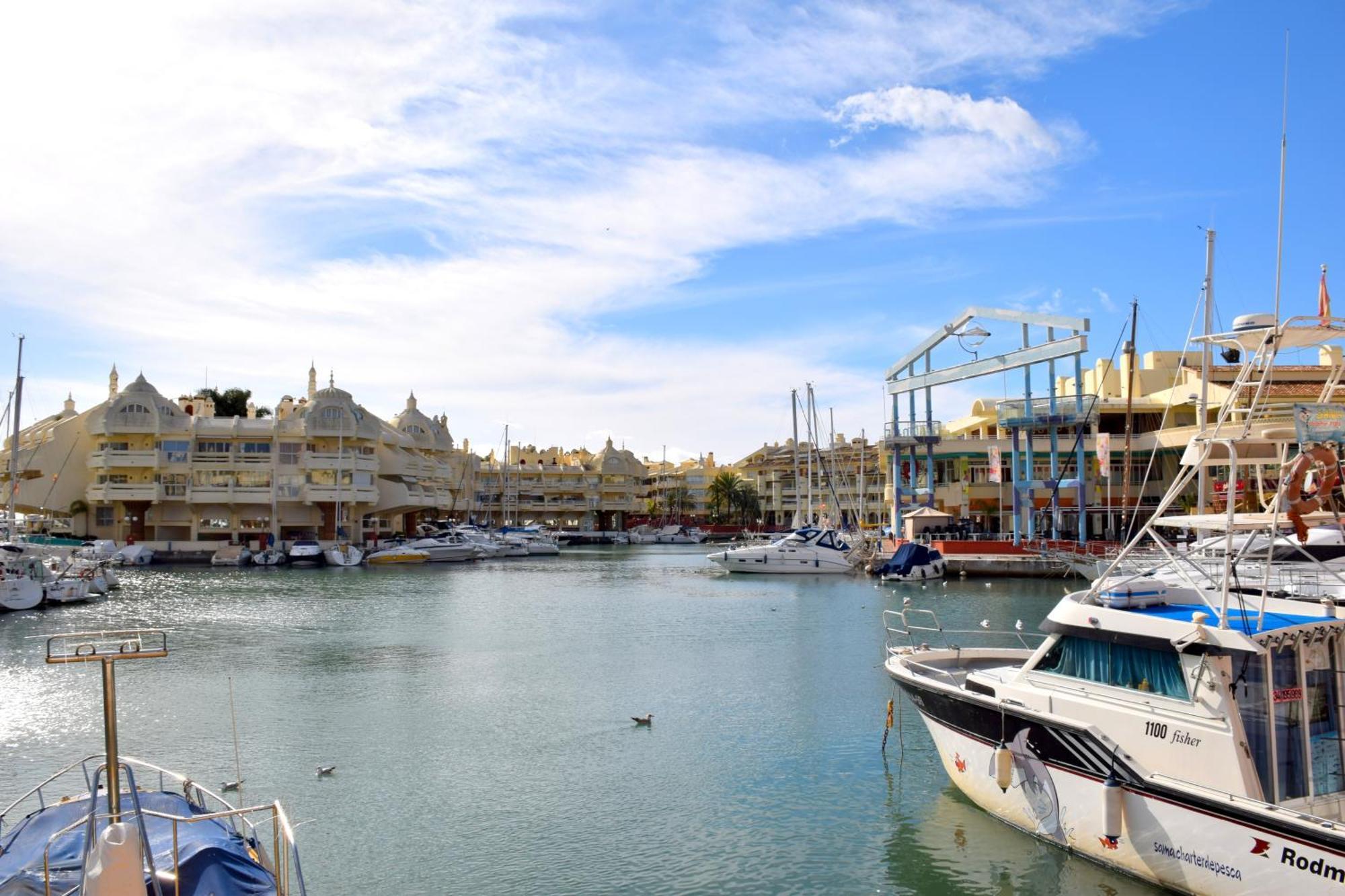 Cozy Corner 2 Bedroom Apartment On New Island Complex In Marina Harbour Benalmadena Exterior photo